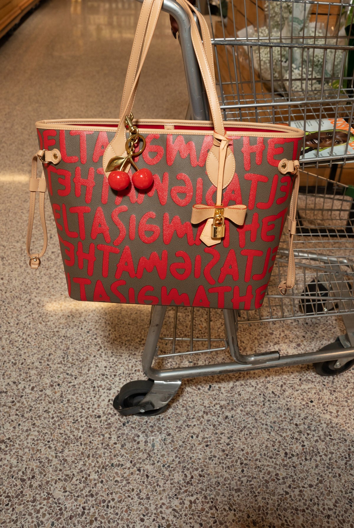 DST Graffiti Shopper Tote